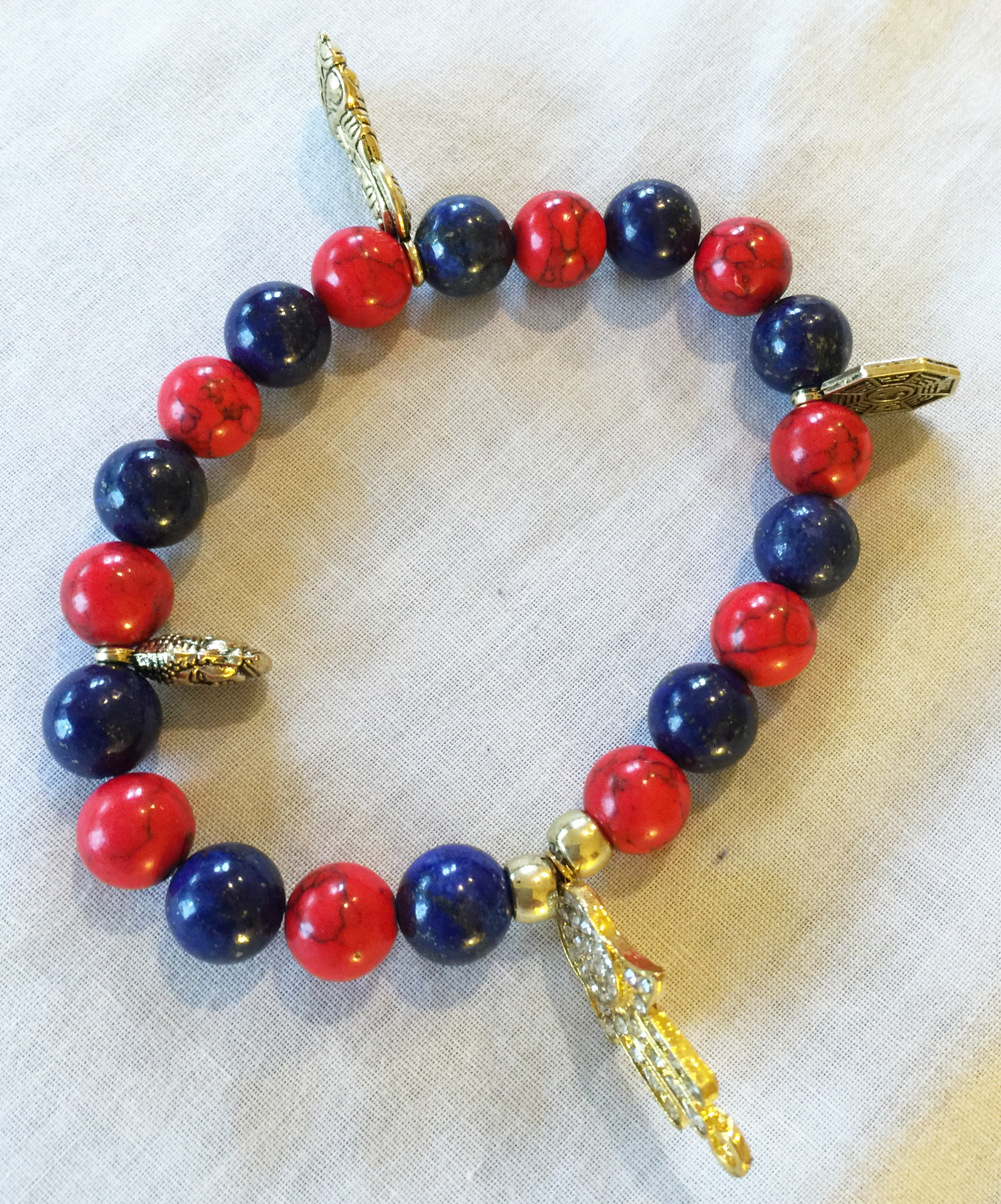 Pulsera Coral/Lapislázuli 8 mm elaborada a mano, con la preciada piedra